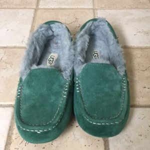 Ugg moccasin slippers
